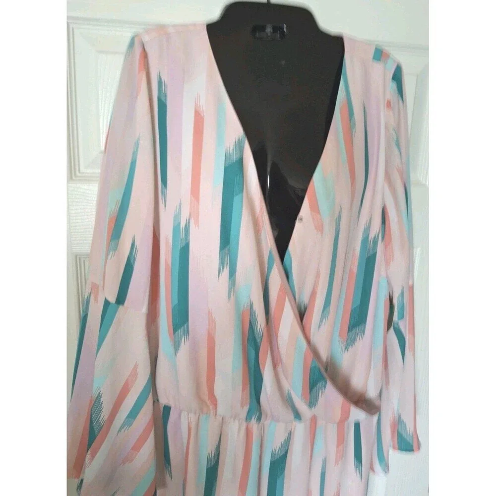 Decree Bionic Shorts Romper Size 2X V Neck Flared Bell Sleeves Pastels New - Picture 5 of 9